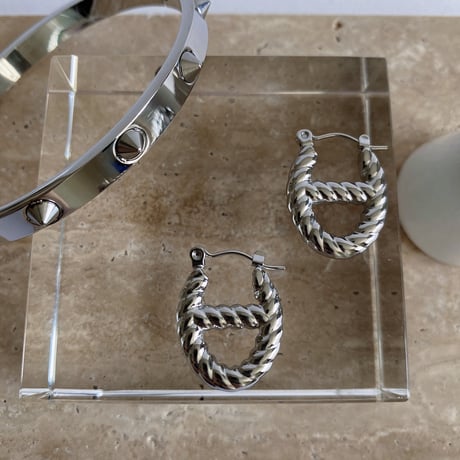 oval hoop pierce