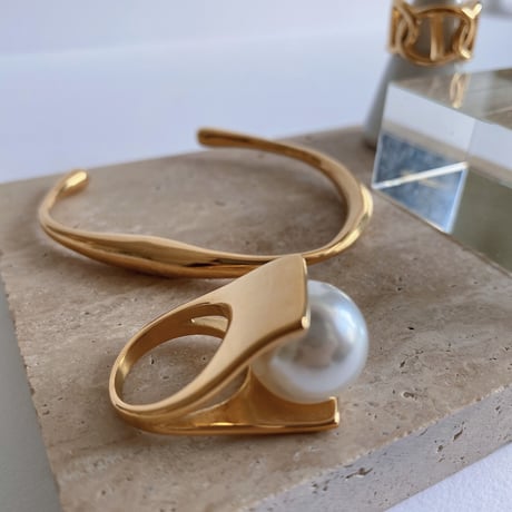 big perl ring