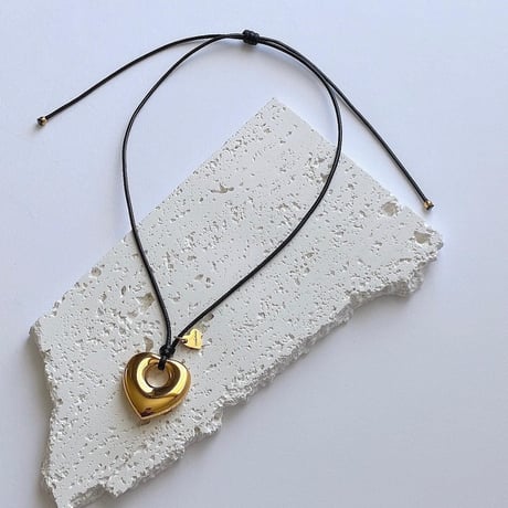 pukkuri heart necklace