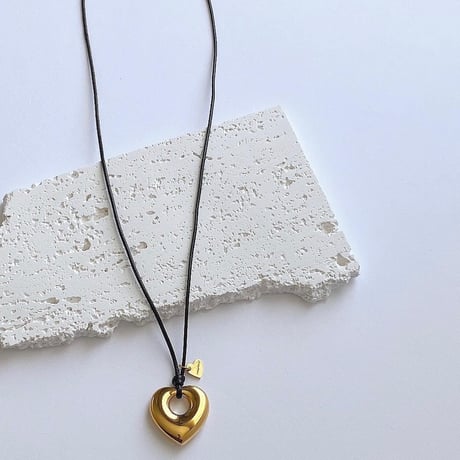 pukkuri heart necklace