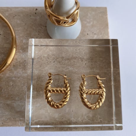 oval hoop pierce