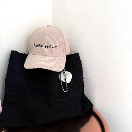 corduroy cap／black／beige