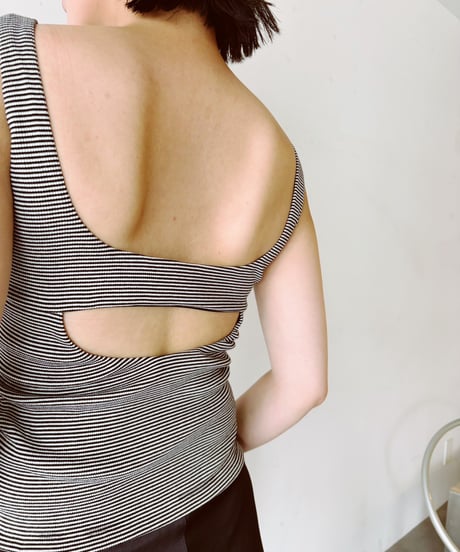 T262-CS02 / open back border tank top