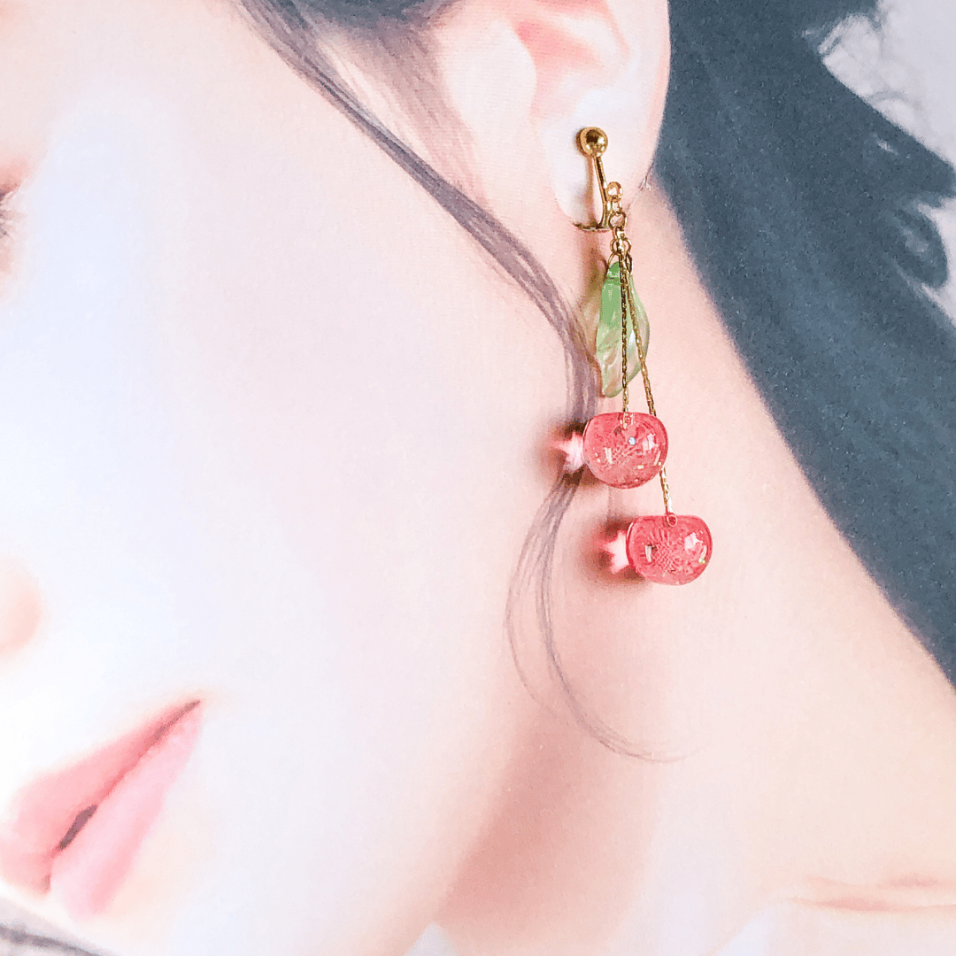 揺れるさくらんぼ グラデーションピンク／イヤリング／ピアス／ノン