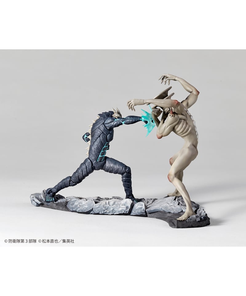 アニメ『怪獣8号』怪獣8号vs怪獣9号 1/18スケールフィギュア