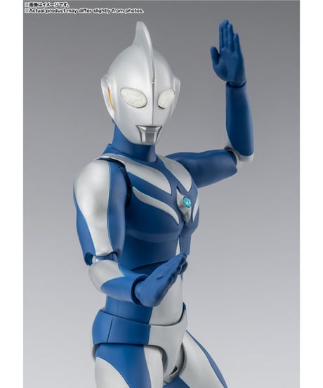 【送料無料】S.H.Figuarts ウルトラマンコスモス ルナモード　フィギュア　［バンダイ］