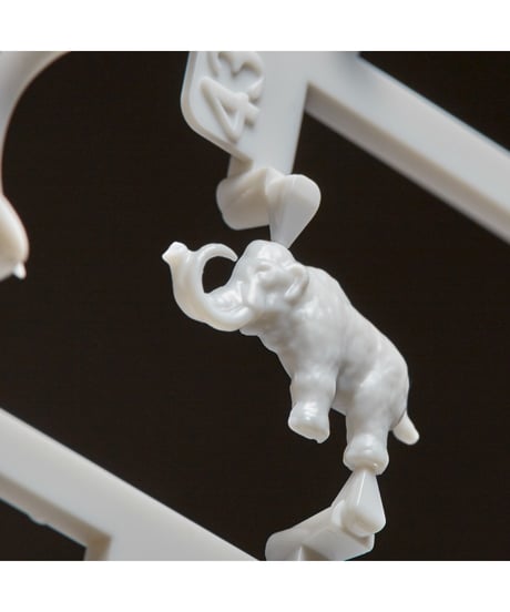 【予約】ARTPLA 太陽の塔（2026年再販）　プラスチックモデルキット　［海洋堂］