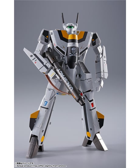 【予約】【8月発売予定】　DX超合金 VF-1S バルキリー ロイ・フォッカースペシャル　リバイバルVer．　超時空要塞マクロス　［バンダイ］