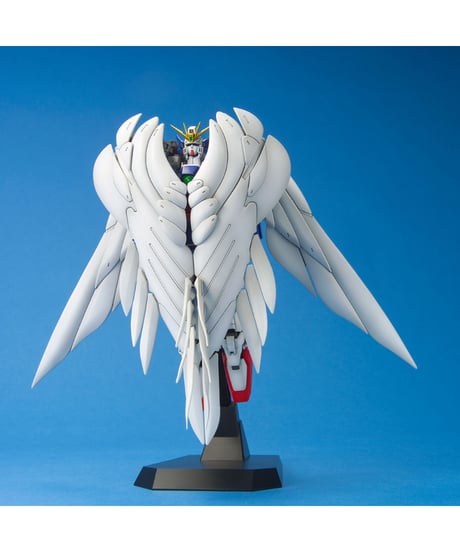 ＭＧ 1/100 ウイングガンダムゼロ（エンドレスワルツ版）　新機動戦機ガンダムW　プラモデル　［バンダイ］