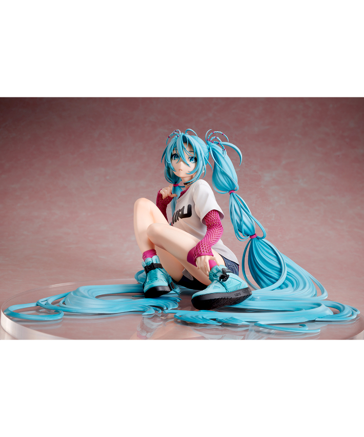 初音ミク×米山舞 The Latest Street Style ’Cute’ 株式会社ストロンガー (@odatsuyoshi): 