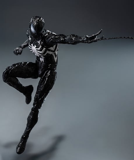 【予約】DLX スパイダーマン シンビオート・スーツ（ピーター・パーカー）通常版　1/12スケール　塗装済み可動フィギュア　Marvel's Spider-Man 2　［threezero］