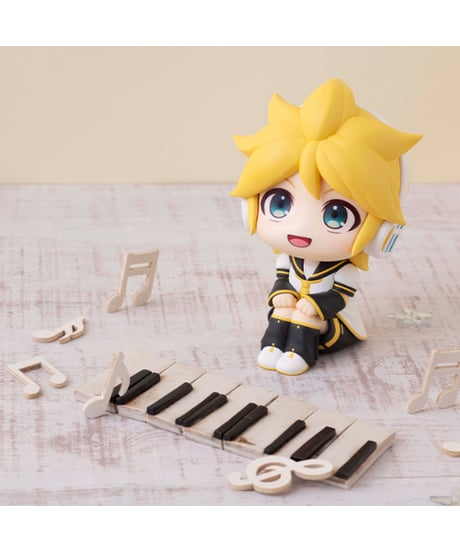 【予約】【送料無料】るかっぷ 鏡音レン　彩色済みフィギュア　［メガハウス］