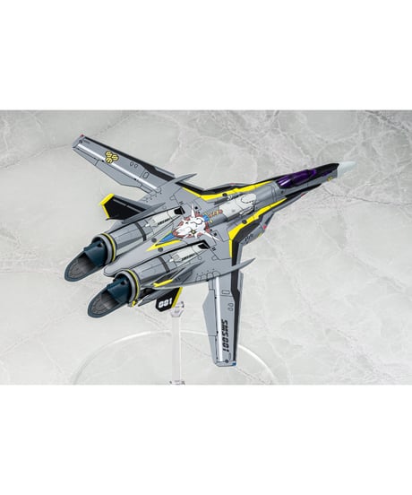 V.F.G. MC-18 マクロスF VF-25S スーパーメサイア　プラモデルキット　［アオシマ］