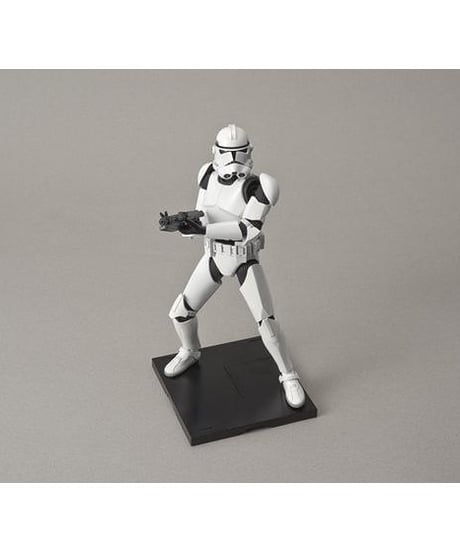 【送料無料】1/12 クローン・トルーパー　スター・ウォーズ エピソード２／クローンの攻撃　スター・ウォーズ エピソード３／シスの復讐　プラモデル