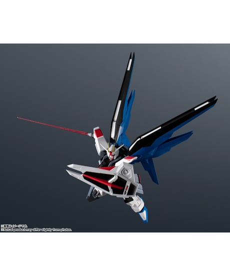 【予約】【10月発売予定】GUNDAM UNIVERSE ZGMF-X10A FREEDOM GUNDAM RENEWAL　機動戦士ガンダムSEED　［バンダイ］