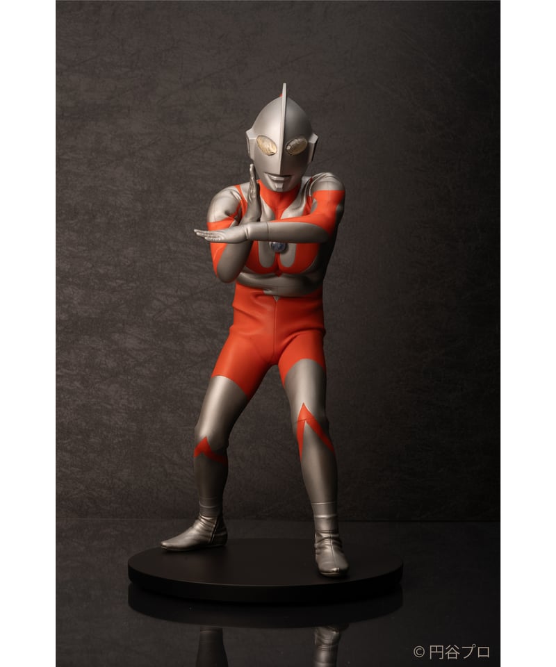 ウルトラマンフィギュア40体以上とタイガ大フィギュア 広げて遊べる箱付き 7162Qd-4w0L.jpg_BO30,255,255,