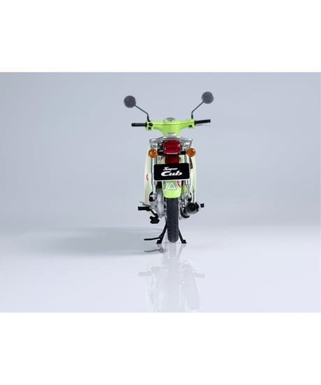 【予約】プラスチックキット「1/12 ホンダ スーパーカブ(ずんだもんEdition)」　東北ずん子・ずんだもんプロジェクト　1/12 NEXT　[PLUM]