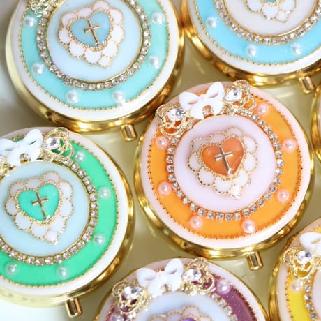 ミントグリーン　クロスハート♡コンパクトケース