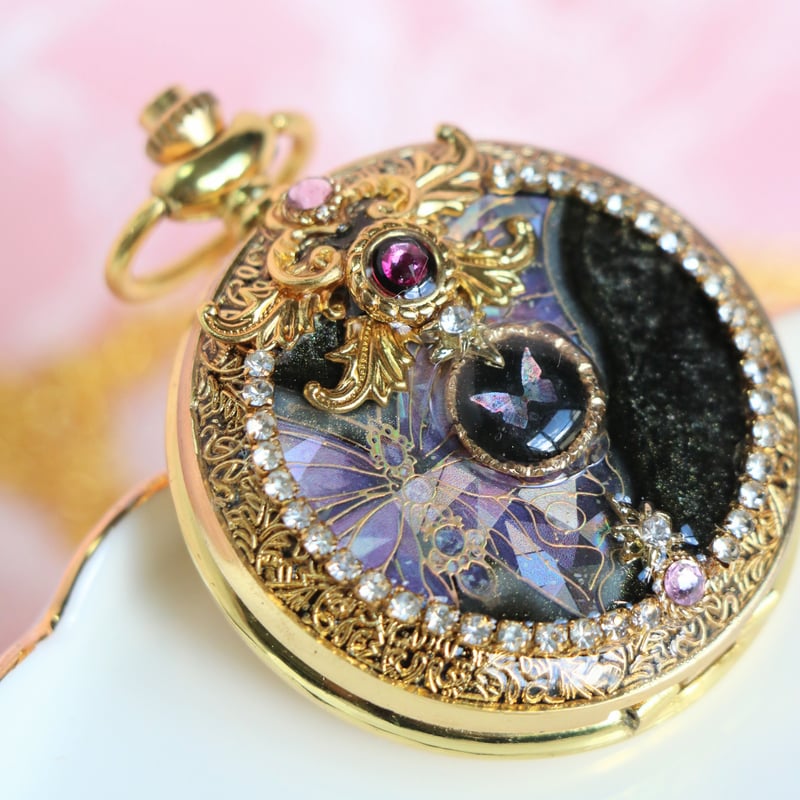 K*a様 本物のモルフォ蝶の羽の懐中時計(小) 【蝶豪華】森の宝石！本物