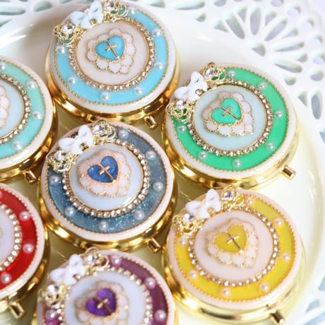 イエロー　クロスハート♡コンパクトケース