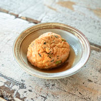 お出汁がしみた大きな手ごねがんもどき　合わせ出汁