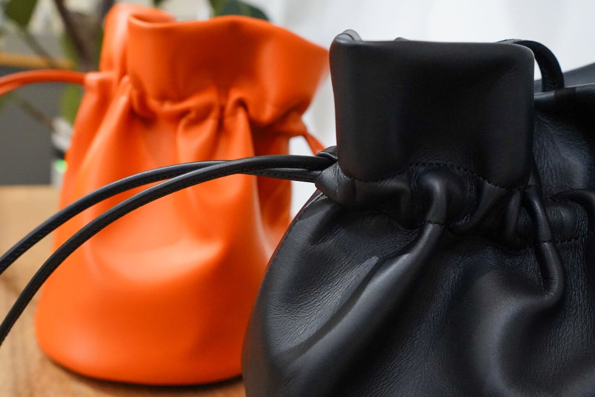 リッチ アイ CYLINDER LEATHER PURSE BAG タンニン革 リッチ アイ CYLINDER LEATHER PURSE BAG タンニン革