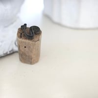 stamp. v. / antique