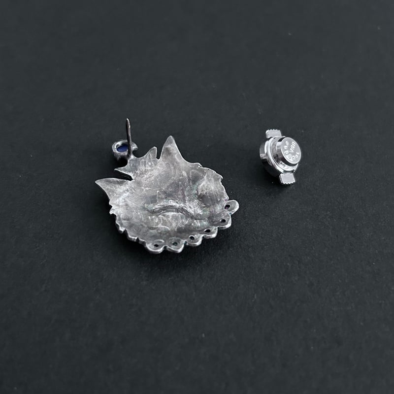 天野ミサ＿15＿ピンブローチF 「ガーネットの男爵」 | necotenstore's S