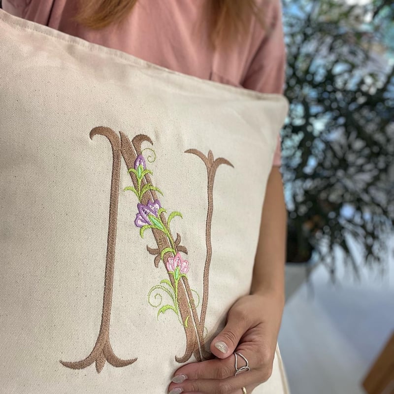 あおいさま専用★フランスアンティーク★イニシャル刺繍＆トワルドジュイ★クッション あおいさま専用☆フランスアンティーク☆イニシャル刺繍