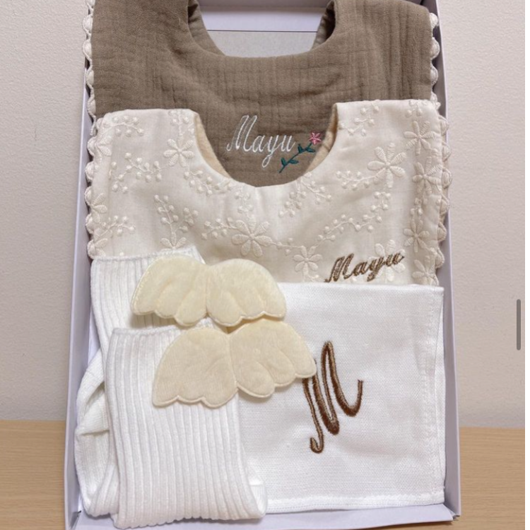 名前入りスタイ❤︎ | irodorikoubouumui's STORE