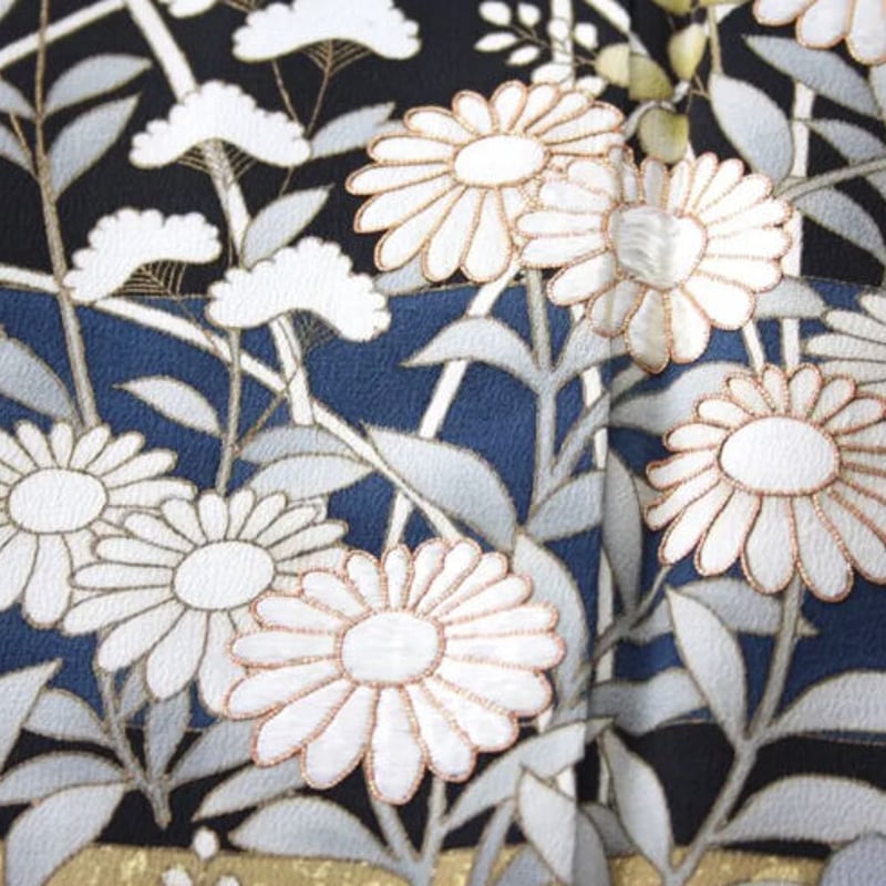 黒留袖) 五つ紋 花刺繍と金糸 金箔 | 和ノ藤リユース