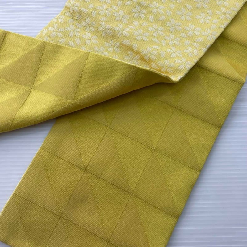 半帯) 黄色地に桜の花びら B2689 | 和ノ藤リユース