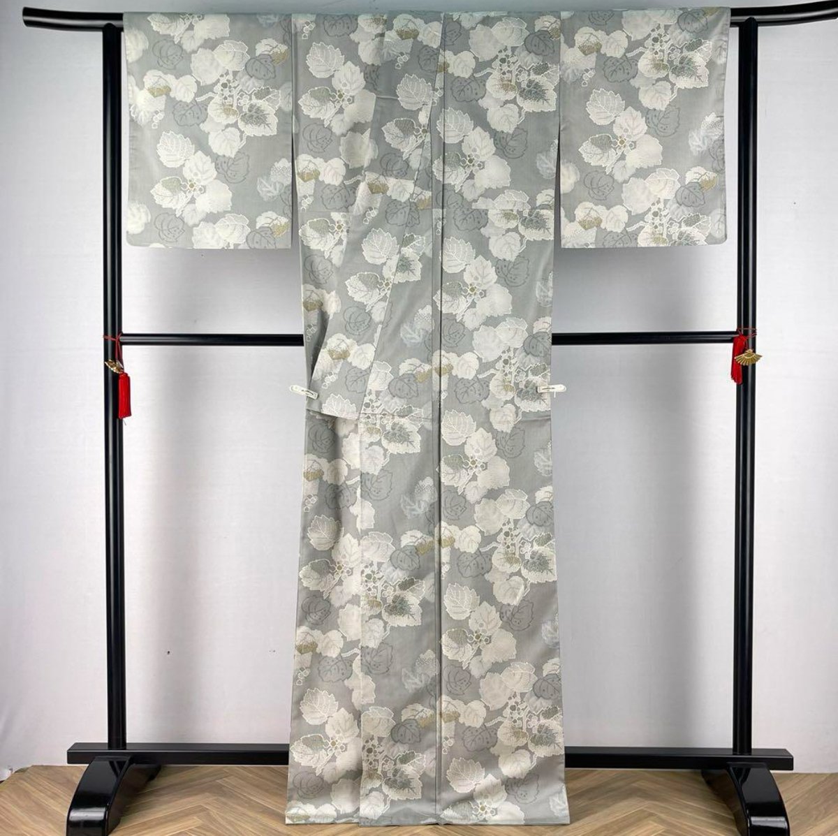 大島紬) 葉っぱと実 しつけ糸有 未使用品 A3333 | 和ノ藤リユース