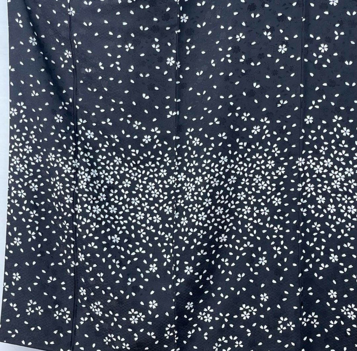 小紋) やまと 新はじく加工 桜の花びら A3335 | 和ノ藤リユース