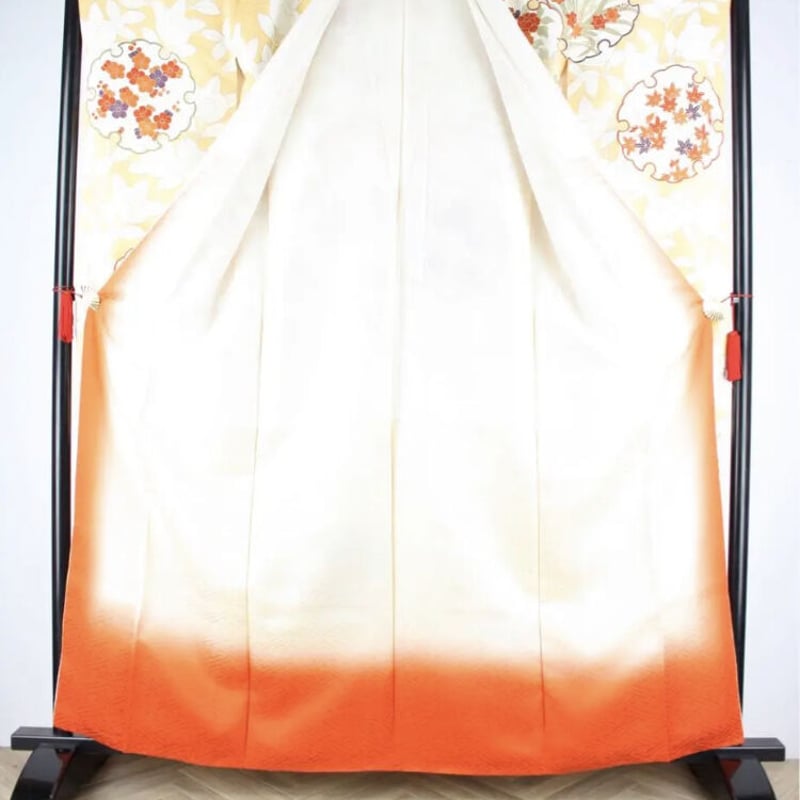 振袖) 雪輪に花 金糸 | 和ノ藤リユース 振袖) 雪輪に花 金糸 | 和ノ藤リユース