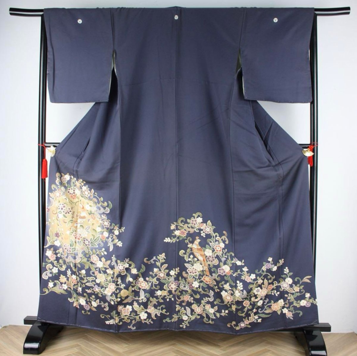 3324貴重なアンティーク　紫色 五つ紋　両褄染　羽二重　絹紅　 色留袖　時代物 3324貴重なアンティーク 紫色 五つ紋 両褄染 羽二重 絹紅 色留袖