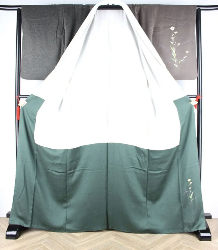 訪問着) カラフルな花 伊達襟付き 三松ミルクケア | 和ノ藤リユース 