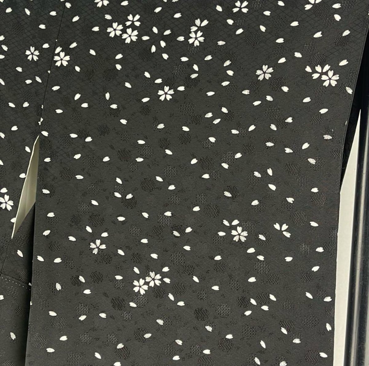 小紋) やまと 新はじく加工 桜の花びら A3335 | 和ノ藤リユース