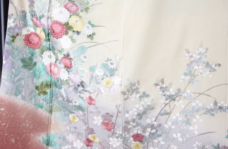 訪問着) 作家物 花刺繍 金箔 | 和ノ藤リユース 訪問着) 作家物 花刺繍 金箔 | 和ノ藤リユース