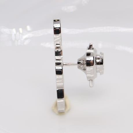 G-clef　ト音記号のピンブローチ