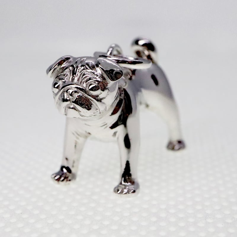 パグのチャーム(ペンダント/ストラップ) シルバーホワイト | PETULA