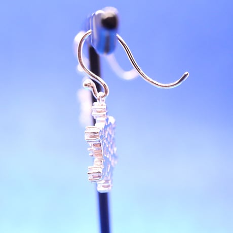 雪の結晶ピアス