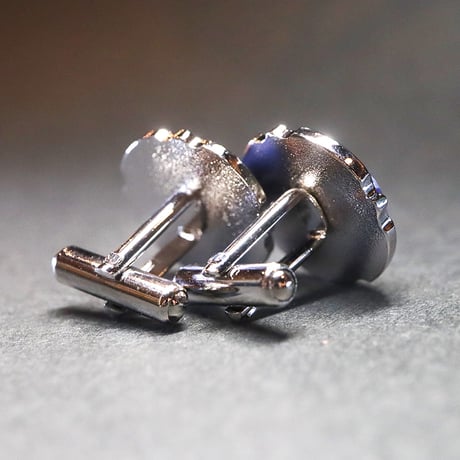 【Enamel Handcraft】エナメルのカフリンクス　藍地桜　円