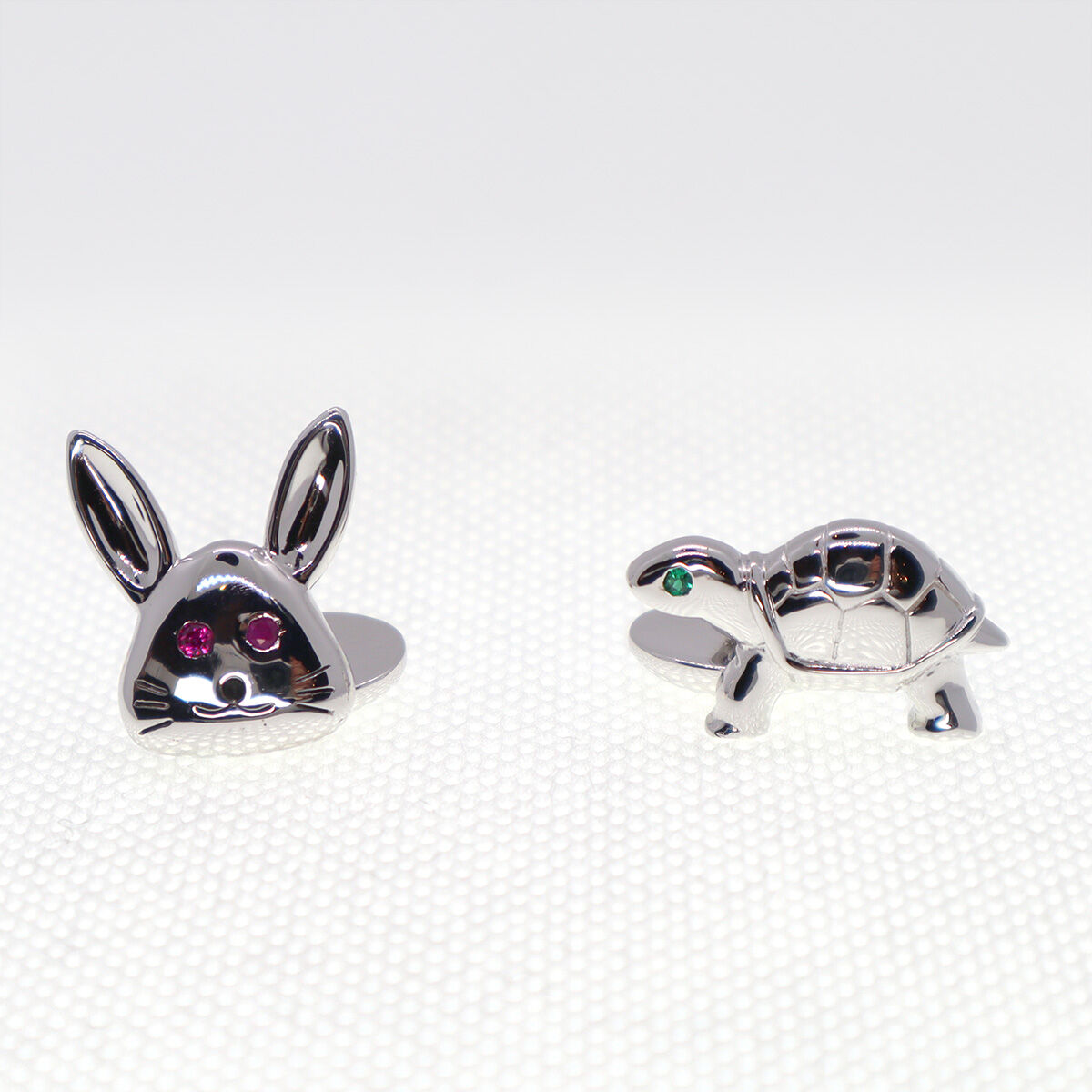 永遠のライバル 兎と亀」のカフリンクス | PETULA