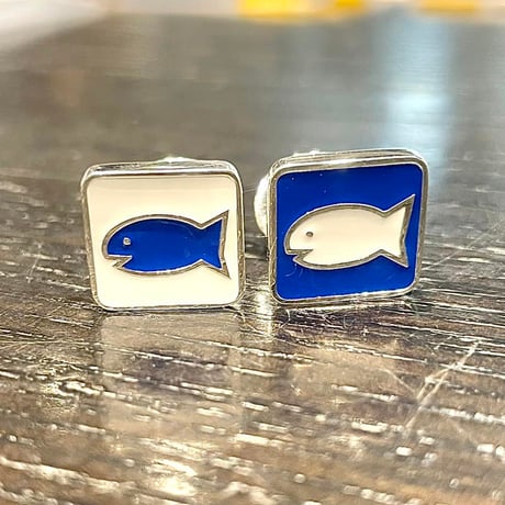エナメルのカフリンクス　魚