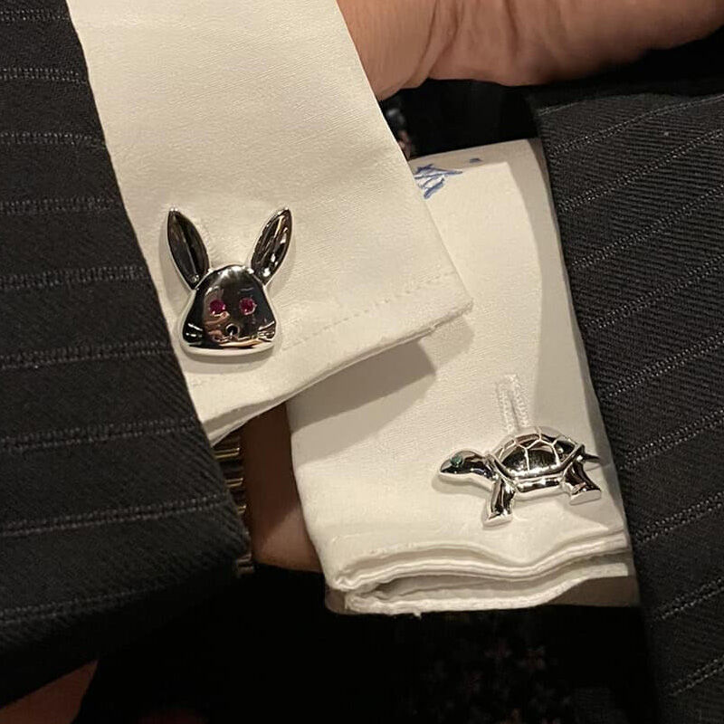 永遠のライバル 兎と亀」のカフリンクス | PETULA