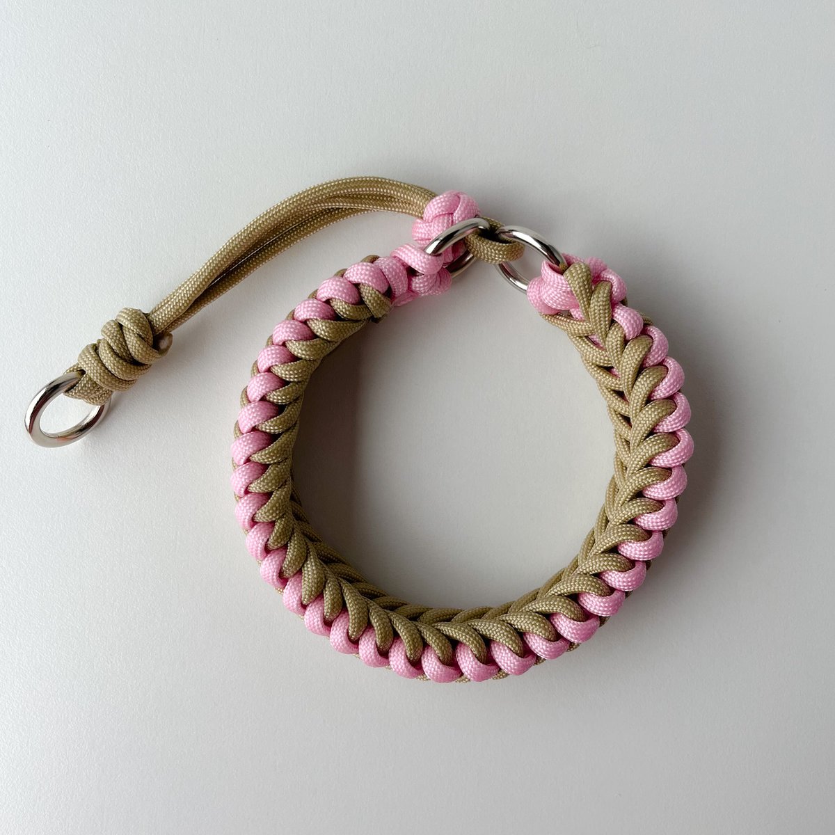 パラコード首輪　ハーフチョーク　お花いっぱい　ピンク　No.0143 パラコード首輪ハーフチョークお花いっぱいピンクNo.0143