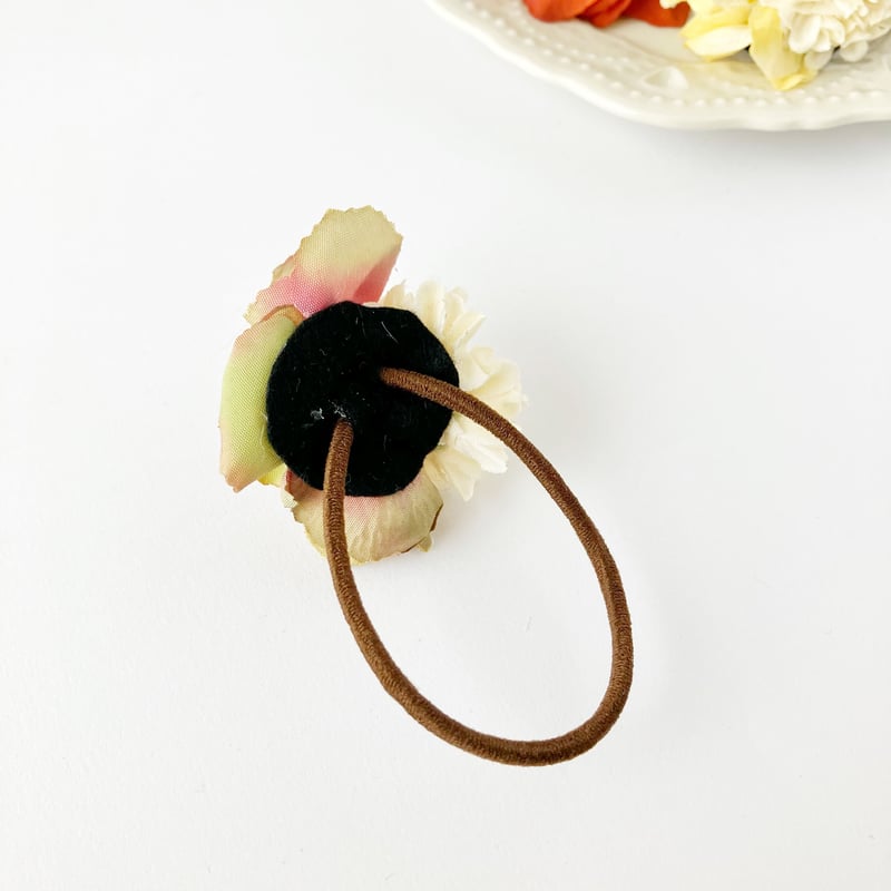 お花の華やかヘアゴム | ハンドメイド雑貨店 ゆめばこ