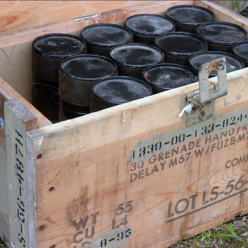 ミリタリー迫撃砲弾ケース ？σ(^_^;) 楽天市場】イタリア軍 81mm 迫撃砲弾 ウッドボックス 67×33×26cm USED