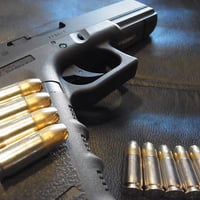 9mm Luger Golden Saber HPJ 124 Gr. Nickel FC +P Case 1個